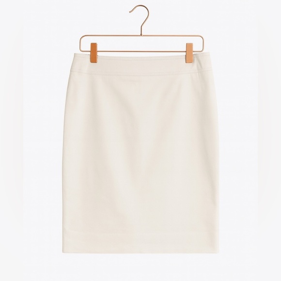 Ann Taylor Loft Size 8 Women's Khaki Skirt Back Zip. 31" Waist, 20" Length - Picture 1 of 2